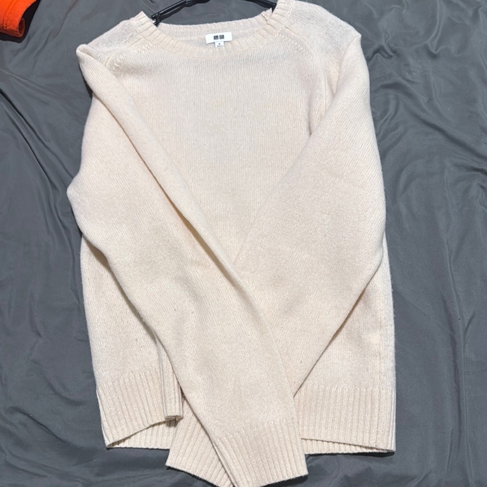 Uniqlo Women's Soft Cream Crew Neck Sweater
